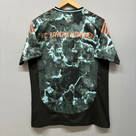 تيشيرت بايرن ميونخ الثاني نسخه لاعب 24-25