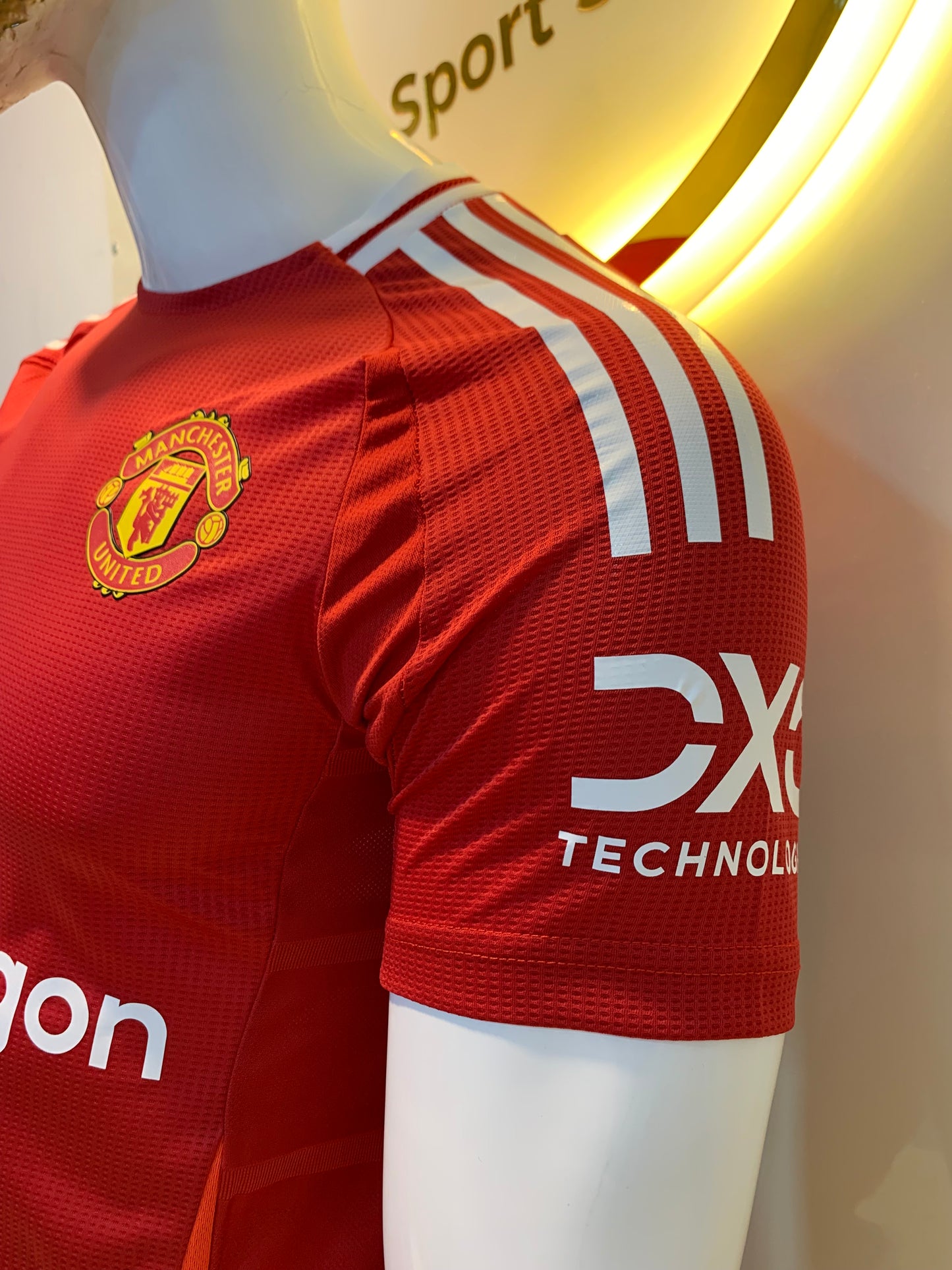 تيشيرت مانشستر يونايتد الاساسي نسخه لاعب 2025
