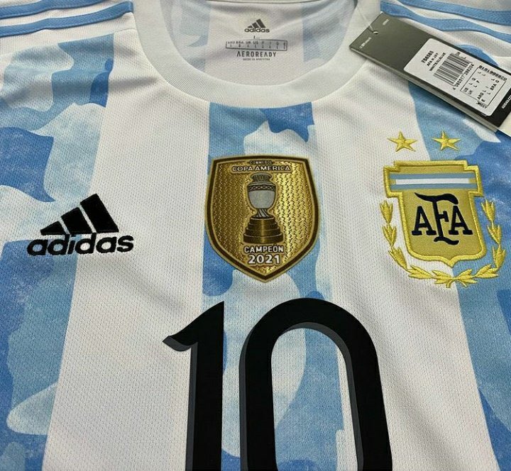 تيشيرت منتخب الارجنتين كوبا امريكا 2021 Messi & Badge