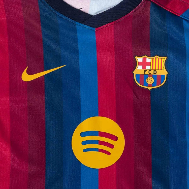 تيشيرت برشلونة نسخه لاعب 2027 اساسي