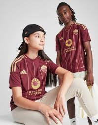 تيشيرت نادي روما نسخه لاعب. 2025