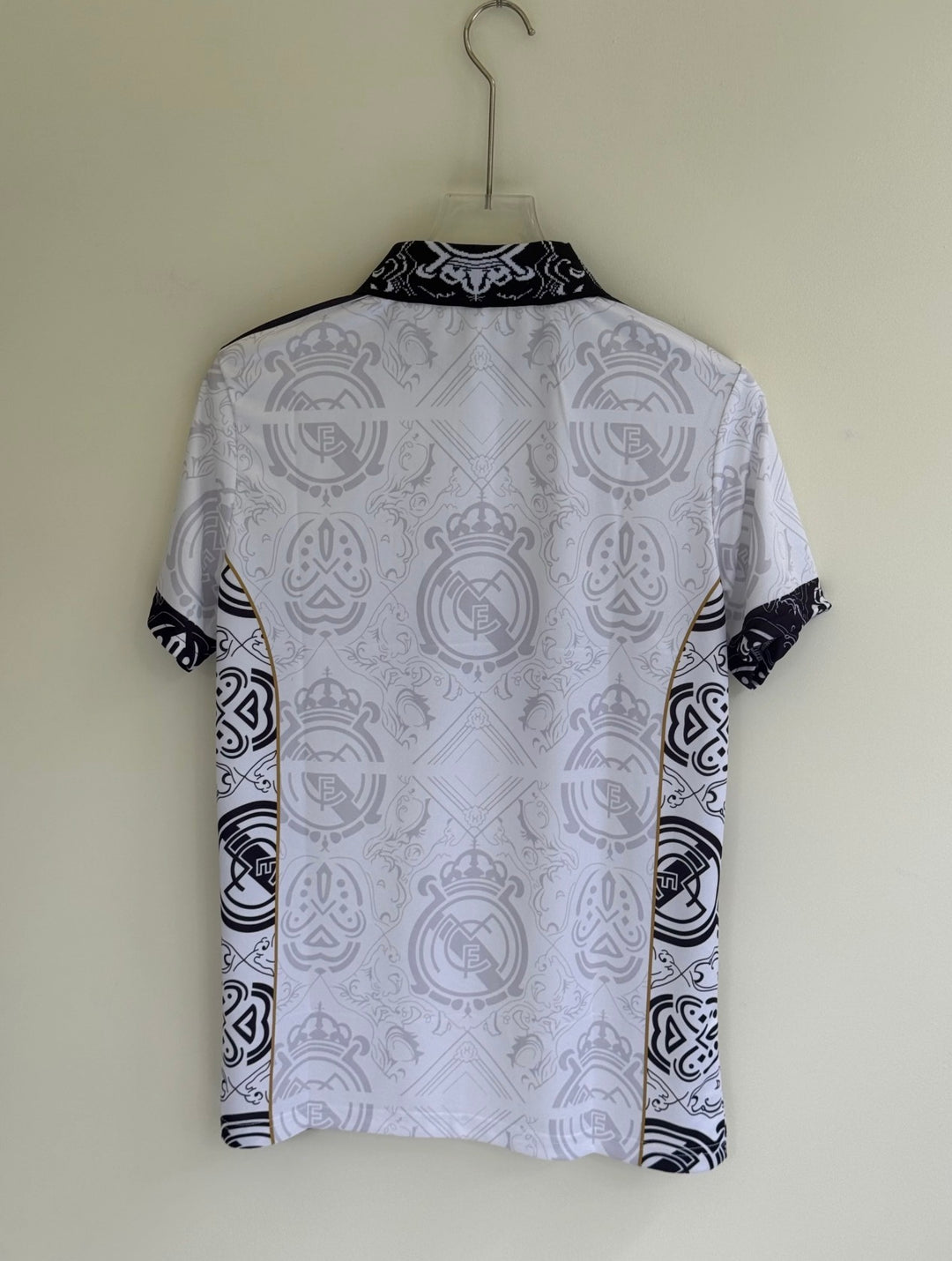 تيشيرت ريال مدريد الخاص  نسخه مشجع