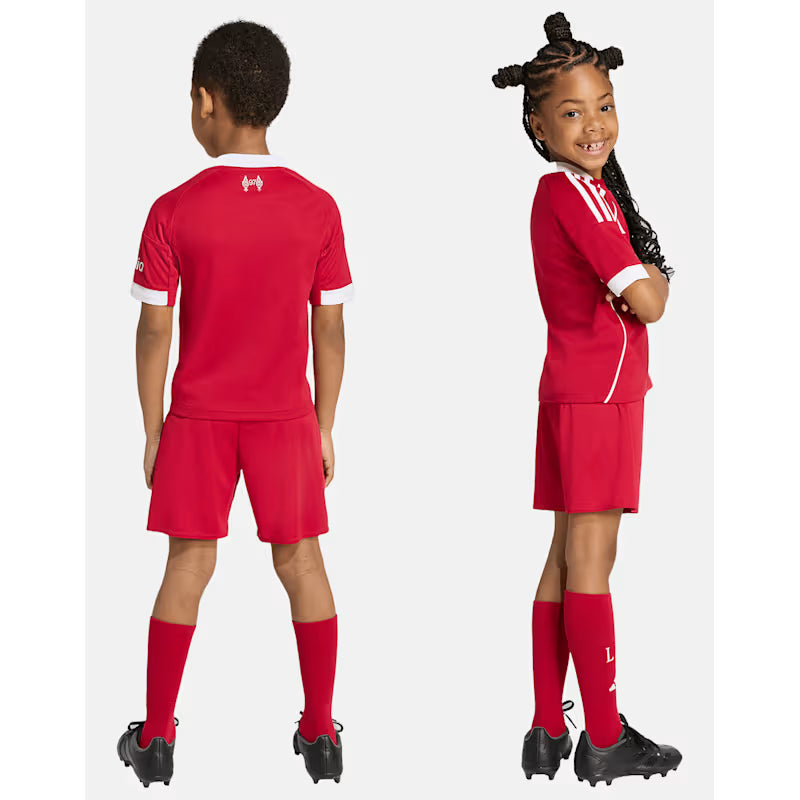 تيشيرت و شورت ليفربول الاساسي 2026 ولادي
