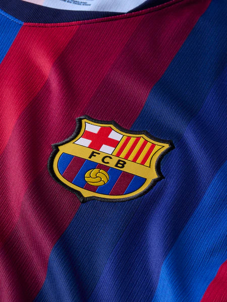 تيشيرت برشلونة نسخه مشجع 2027 الاساسي