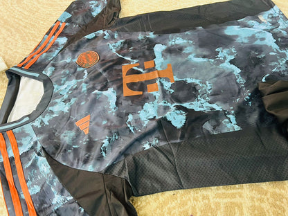 تيشيرت وشورت بايرن ميونخ الثاني نسخه مشجع 2025