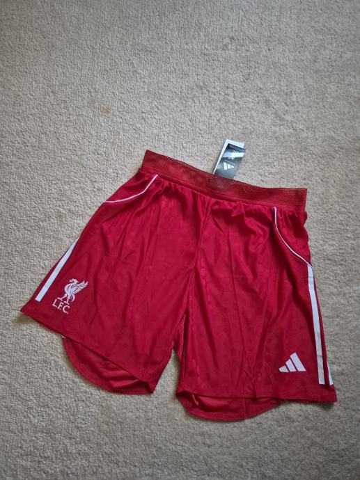 شورت ليفربول الاساسي نسخه لاعب 26