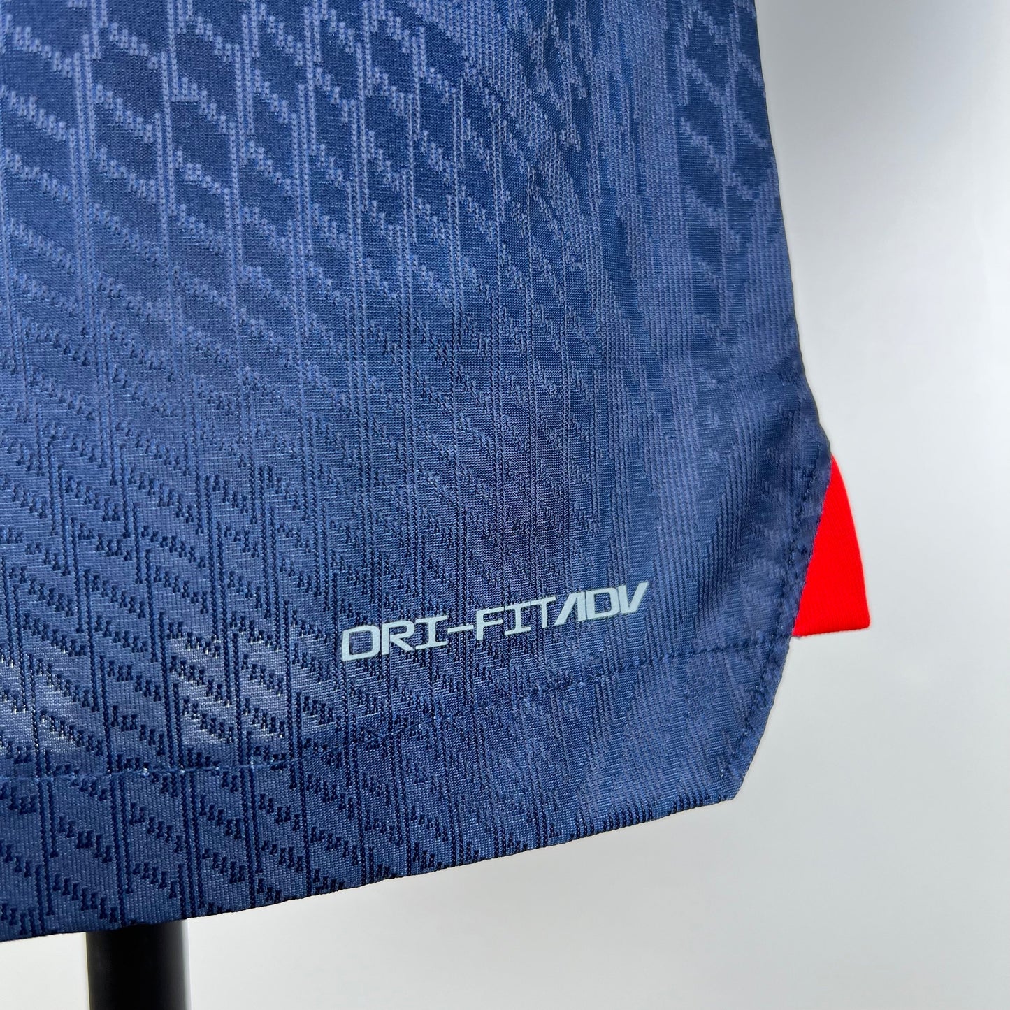 تيشيرت باريس نسخه لاعب 2023-24