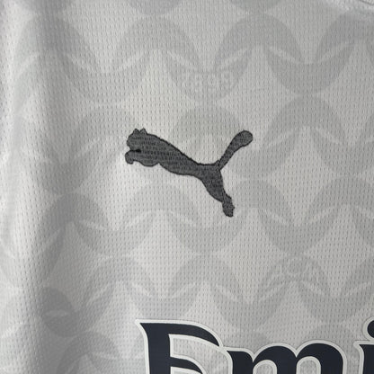 قميص نادي ميلان خارج أرضه لموسم 2023/24