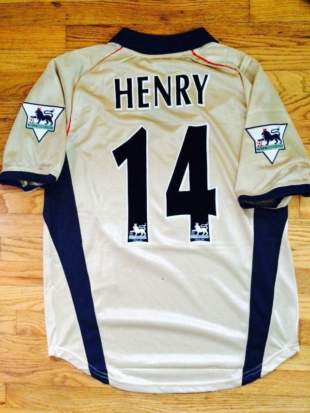 Arsenal AWAY Classic 2001/02 With Henry 14
