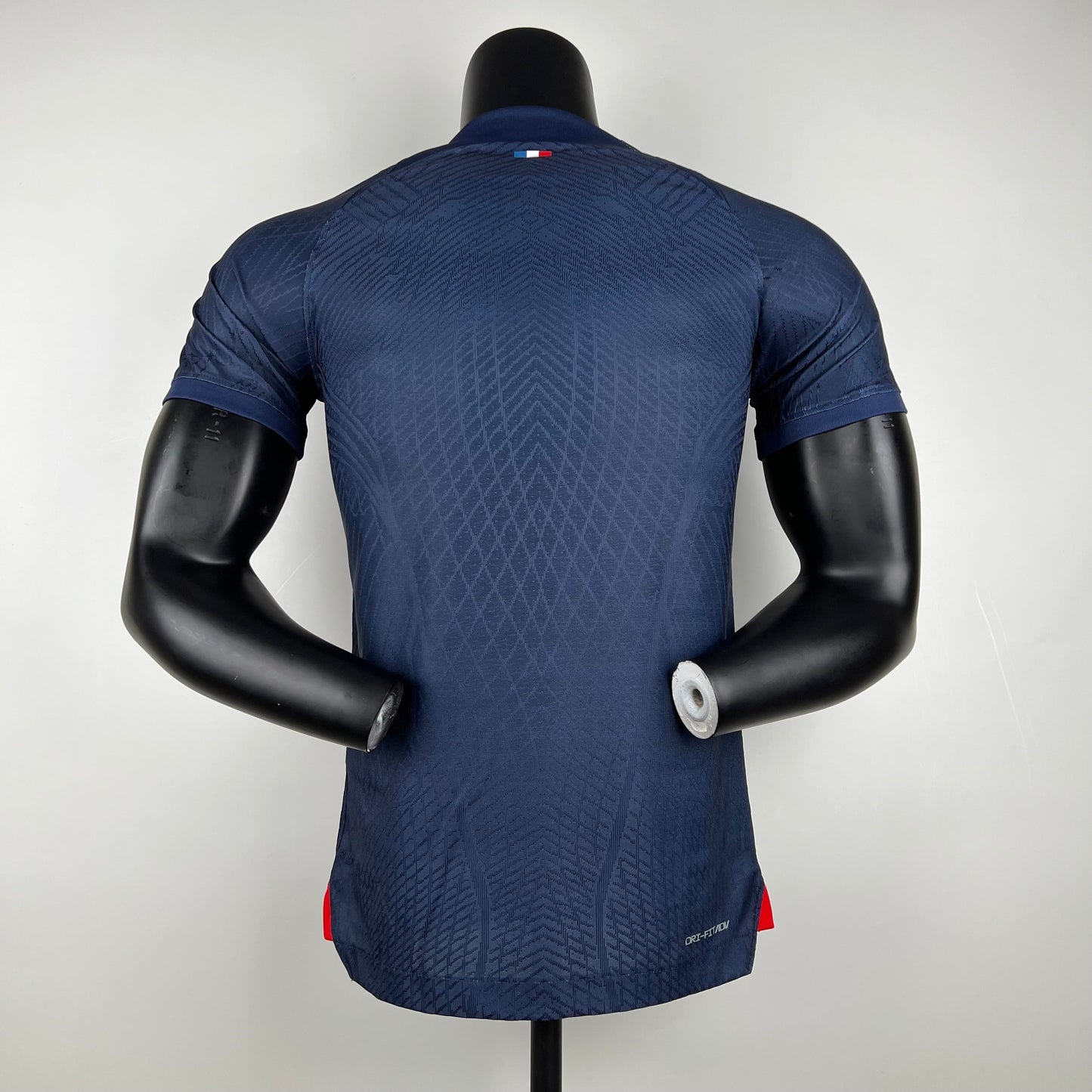 تيشيرت باريس نسخه لاعب 2023-24