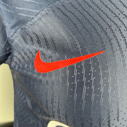 تيشيرت باريس نسخه لاعب 2023-24