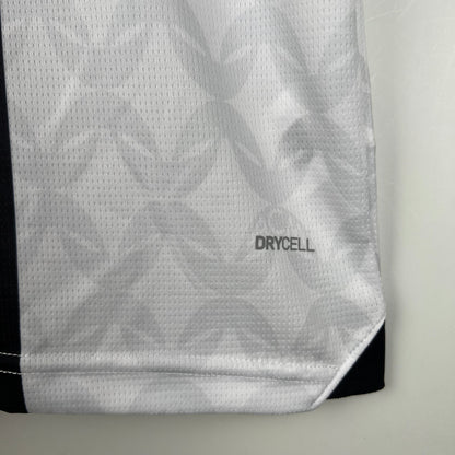 قميص نادي ميلان خارج أرضه لموسم 2023/24