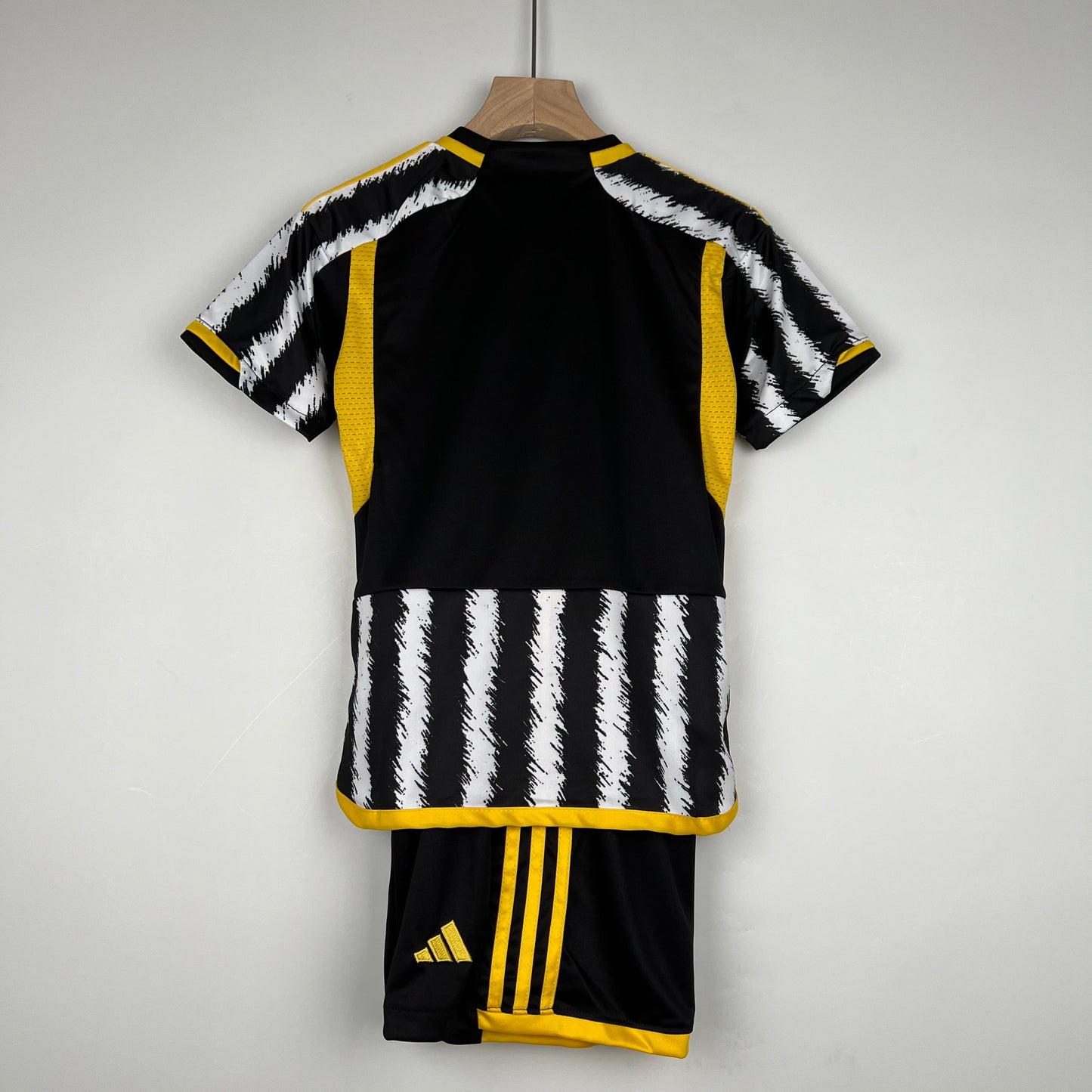 JUVENTUS HOME kit kids 2023/24