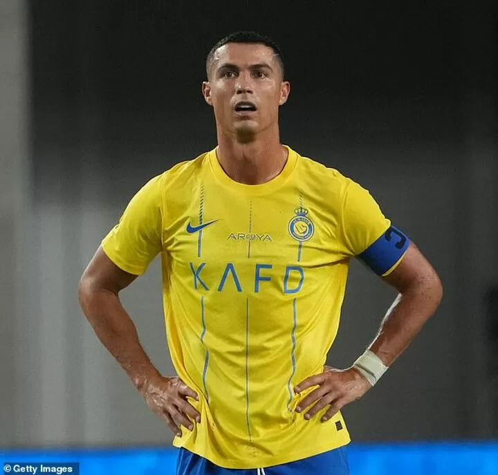 قميص النصر الأساسي 23/24 مع رونالدو 7
