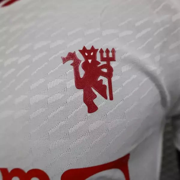 قميص مان يونايتد نسخة اللاعب الثالث 2023/24