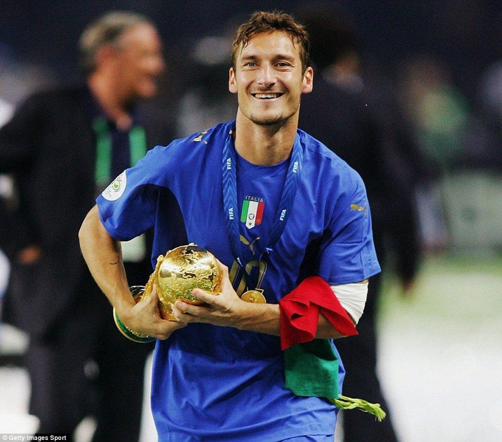 قميص إيطاليا الكلاسيكي لكأس العالم 2006 توتي 10