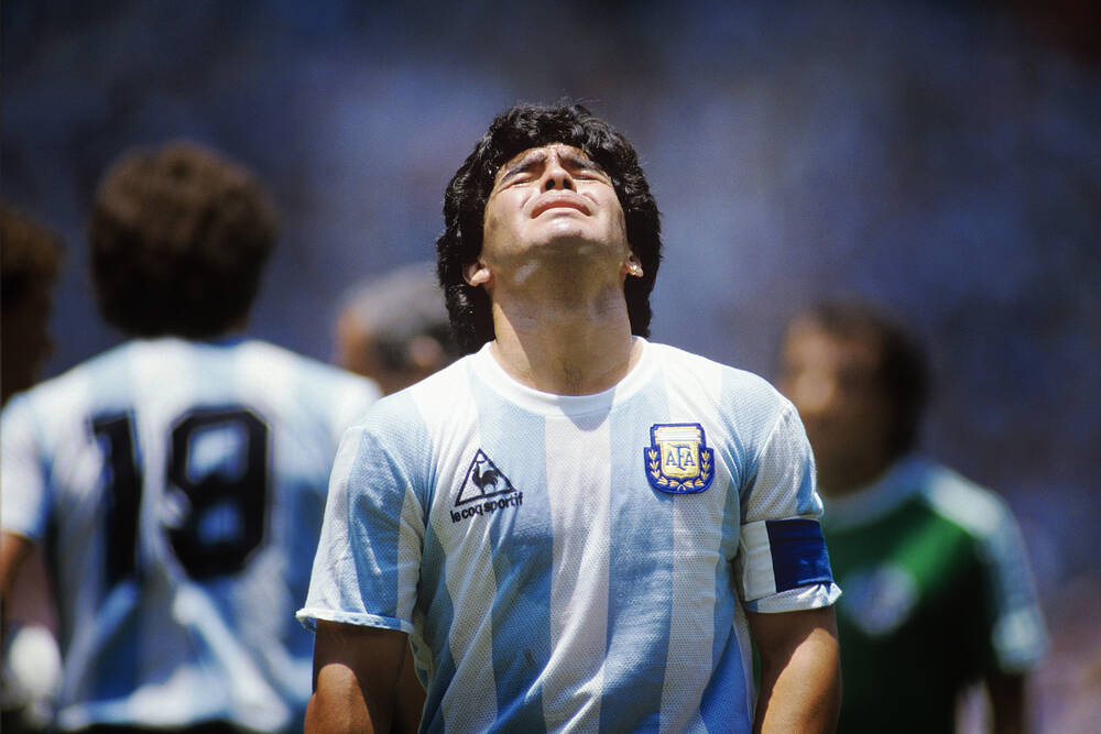 قميص الأرجنتين 1986 مع مارادونا 10